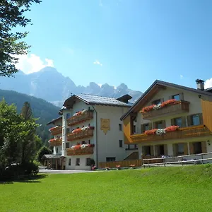 hotel-edelweiss-zoldo-alto.hotelinveneto.com/